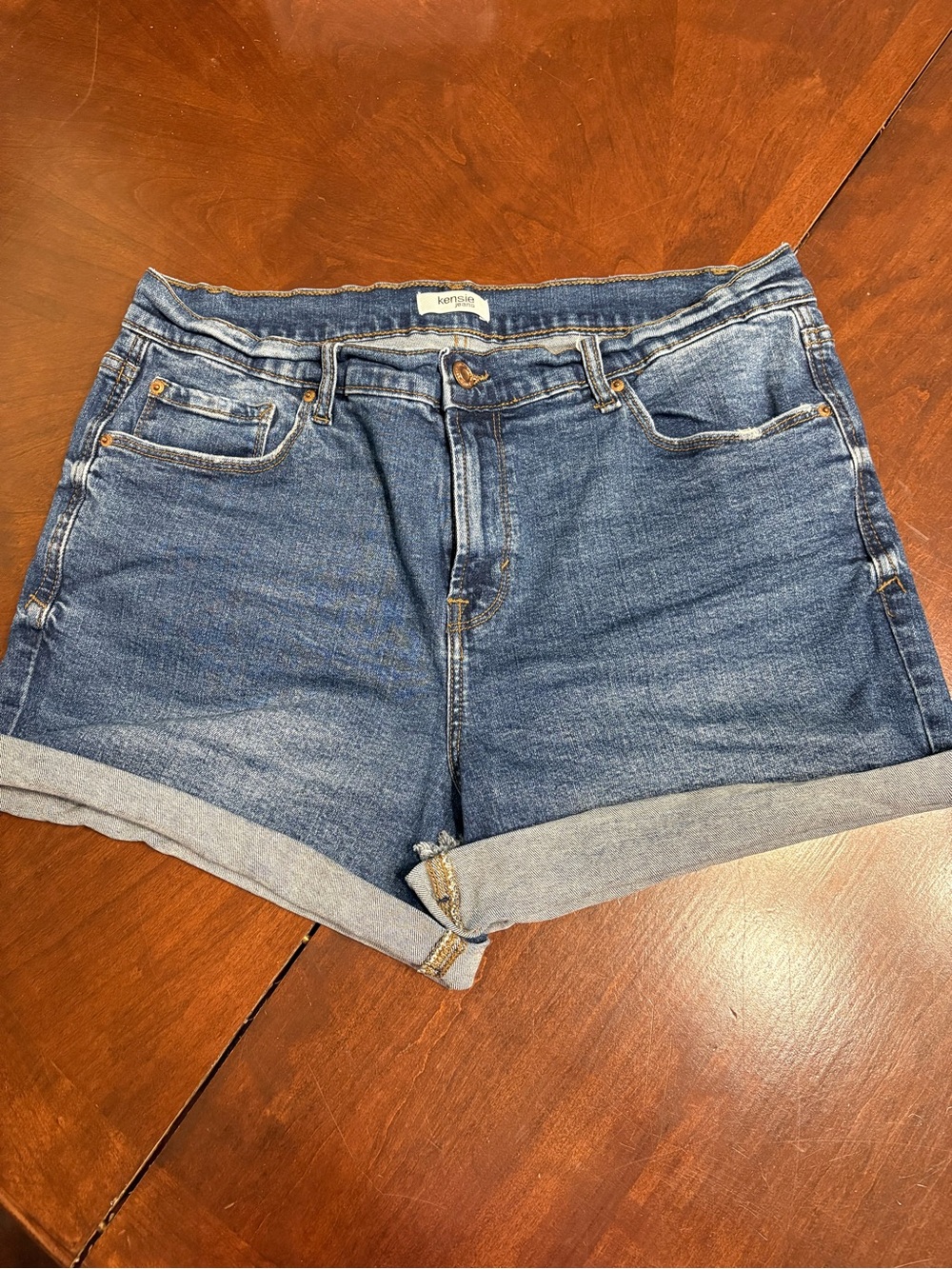 Kensie Dark Blue Rolled-Hem Denim Shorts (12/31)